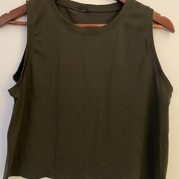 Lululemon Breeze By Muscle Crop Tank, Size 8, Pre-Owned - Fair Condition - Picture 4 of 10